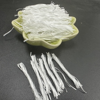 सीई प्रमाणित ग्रे या व्हाइट पीपी फाइबर घुमावदार बंकी फॉर्म कंक्रीट सुदृढीकरण के लिए
